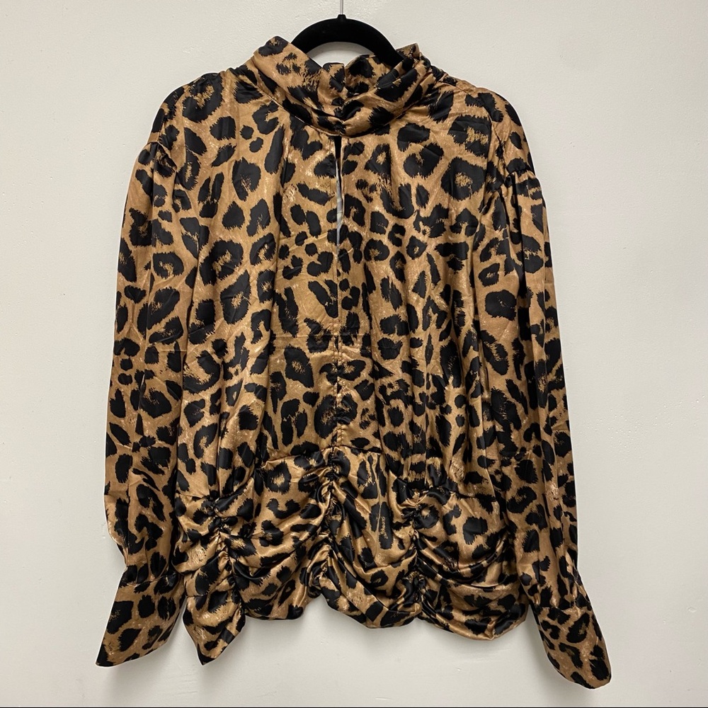 Plus size satin animal print blouse with keyhole size 30/32